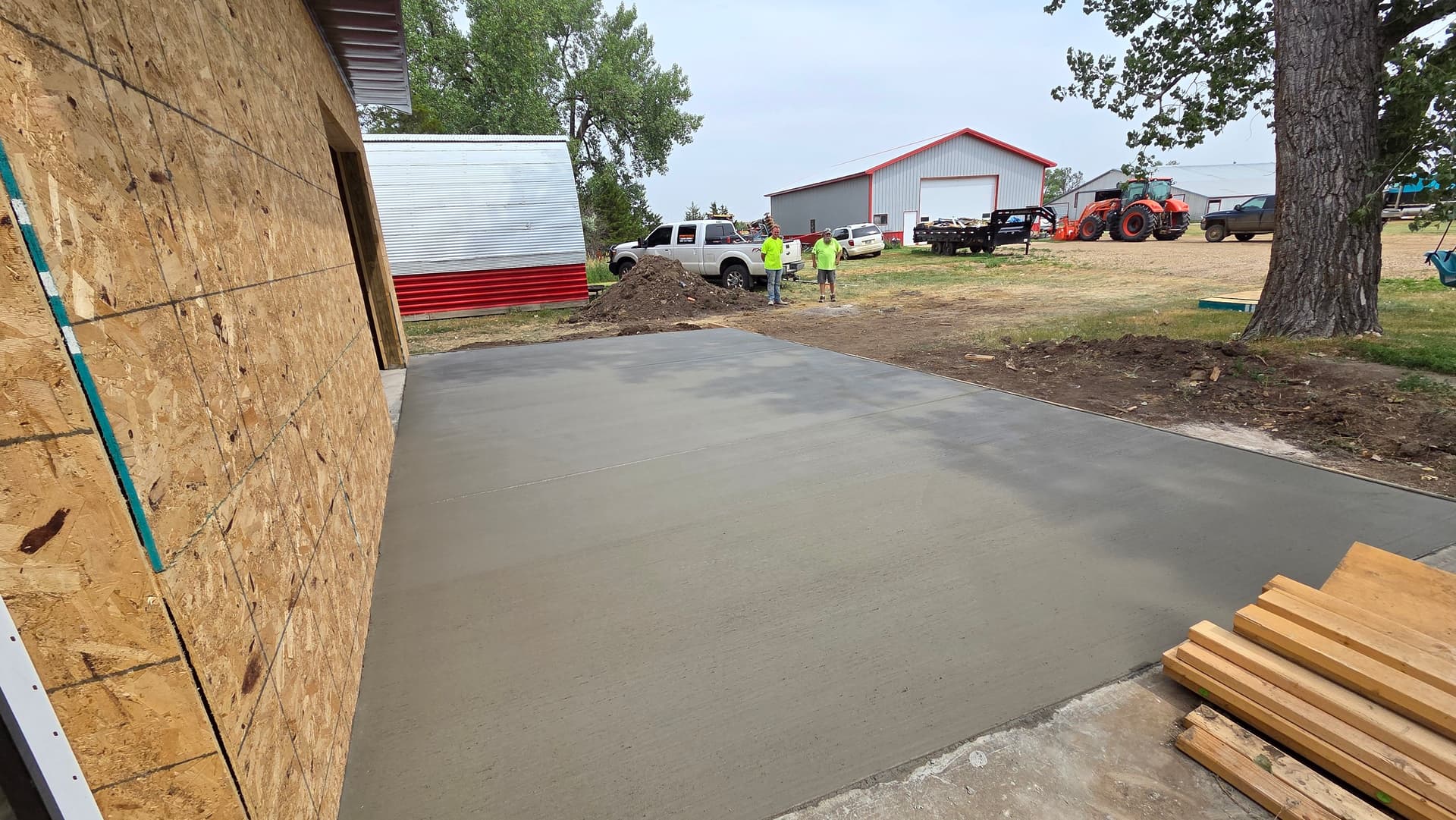 Gallery photos for Mud Butte Garage Floor and Apron Built From the Ground Up: Image #2