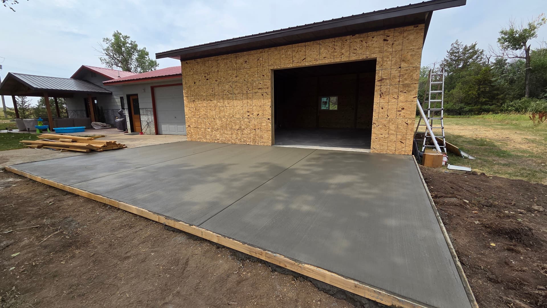 Gallery photos for Mud Butte Garage Floor and Apron Built From the Ground Up: Image #1